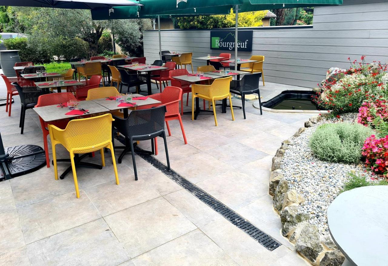 Hotel Restaurant Le Bourgneuf Morlaas Exteriör bild